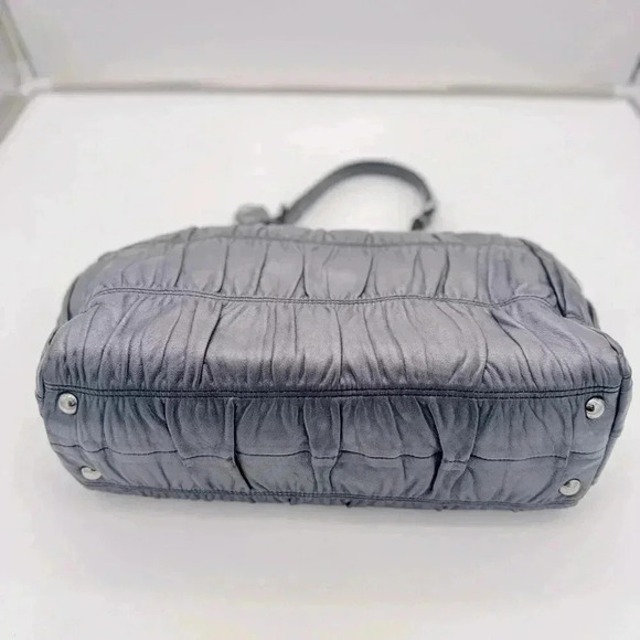 Prada Nappa Guaffre Bag + 🆓 ENTRUPY COA - Picture 9 of 17